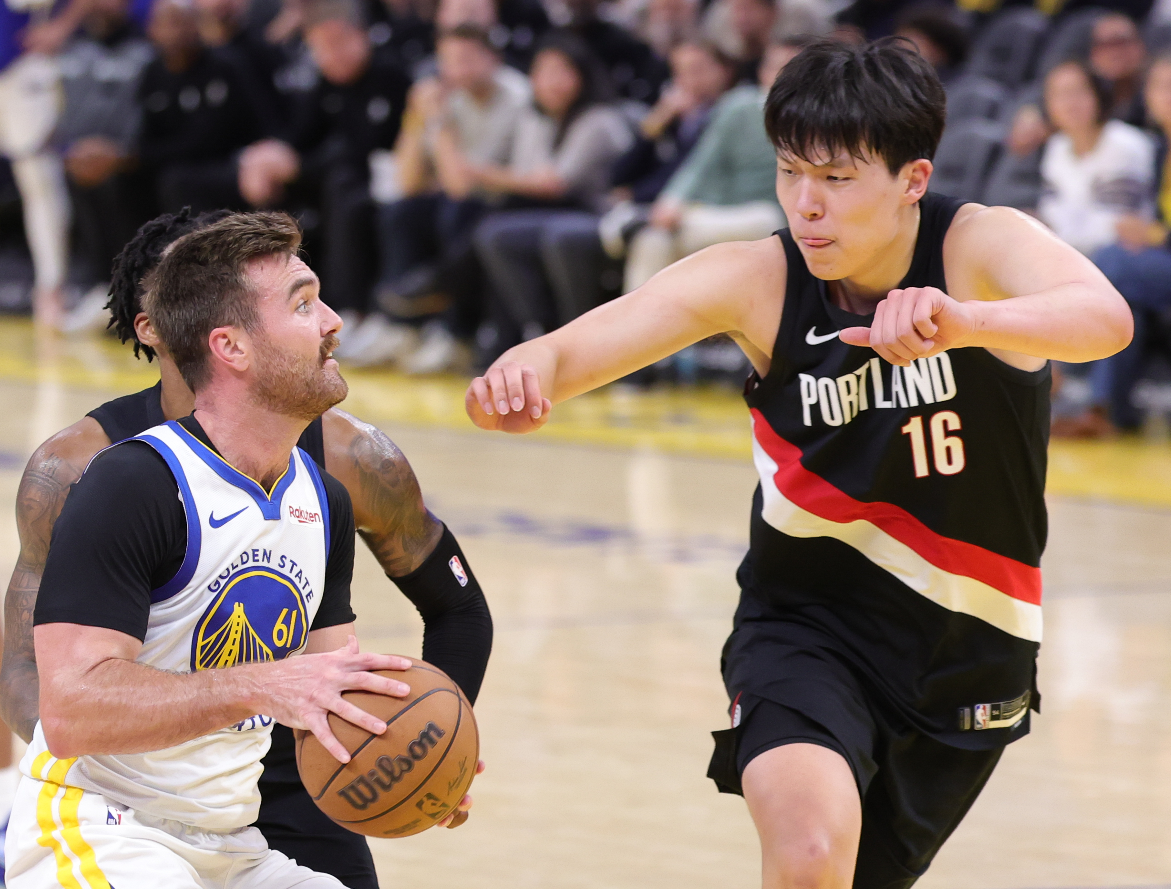 包含里程碑夜波特兰开拓者伤情更新，NBA季后赛赛后刷纪录，引发热议，阵容厚度经受考验的词条
